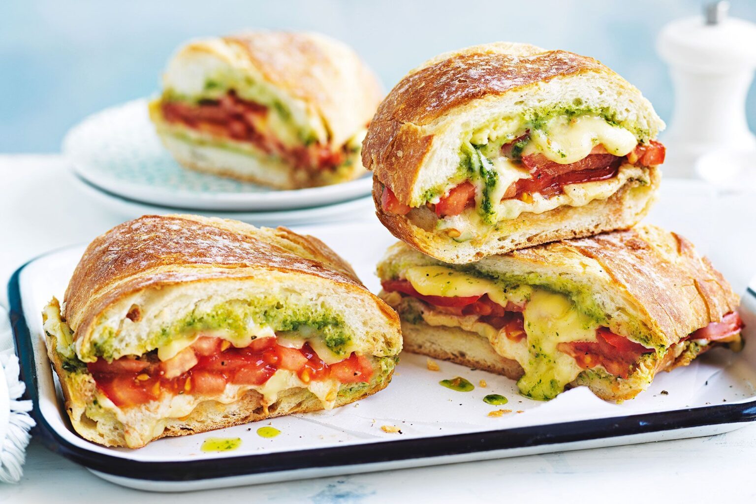 Tomato Basil Sandwich - Promi-Themen